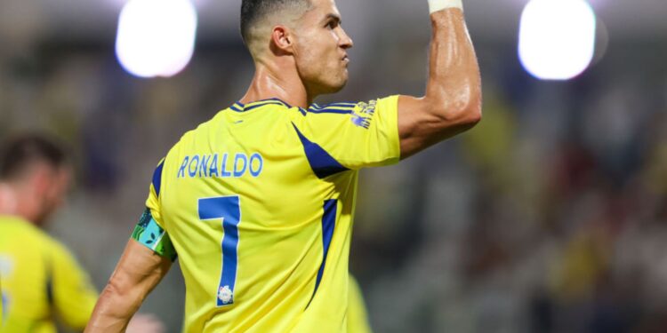 cristiano ronaldo com a camisa do al-nassr