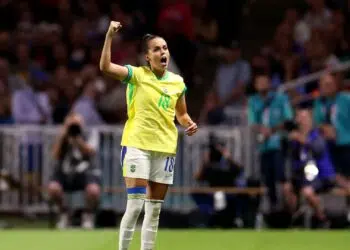 Gabi Portilho comenta indicação à Bola de Ouro
