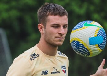 Giuliano Galoppo durante treinamento do São Paulo