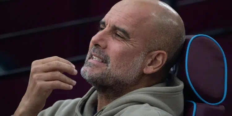 Guardiola durante o jogo do Manchester City contra o West Ham