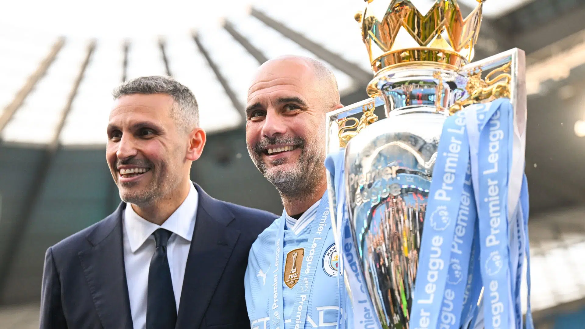 Guardiola comemora título com presidente do Manchester City