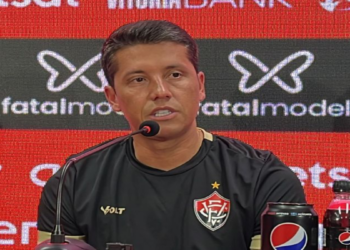 Vitória perde para o Vasco e Carpini analisa a situação do time