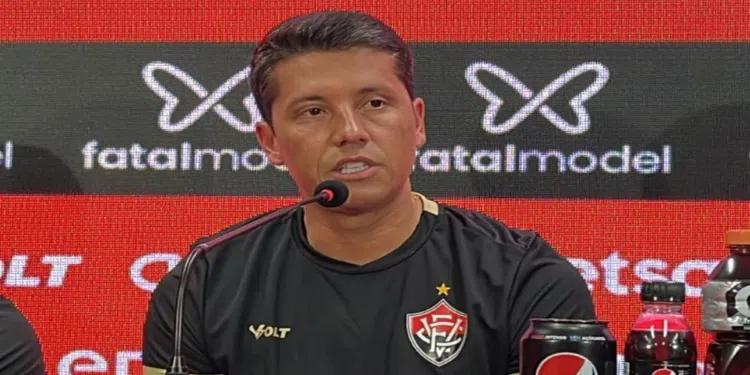 Vitória perde para o Vasco e Carpini analisa a situação do time