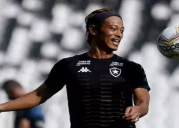 Contratações inusitadas do futebol brasileiro; Relembre algumas