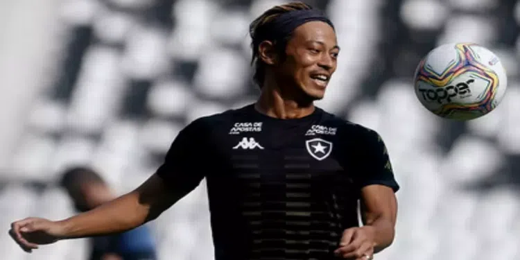 Contratações inusitadas do futebol brasileiro; Relembre algumas