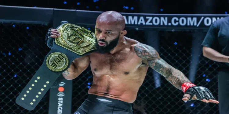 Demetrious Johnson anuncia aposentadoria dos ringues