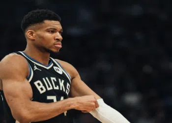 Milwaukee Bucks tem início ruim e se iguala e Pistons e Raptors