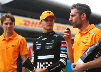 Stella confirmou que o foco da McLaren é Norris e Piastri vai ajudar
