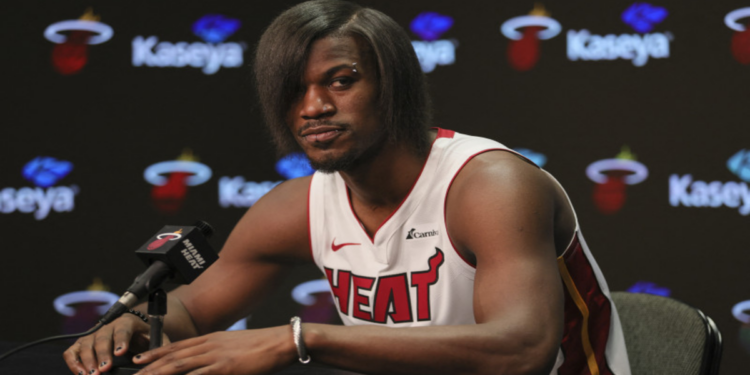 Jimmy Butler fora do Miami Heat? Assistente técnico desmente