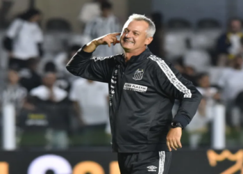 Lisca volta a Vila Belmiro após passagem ruim pelo Santos