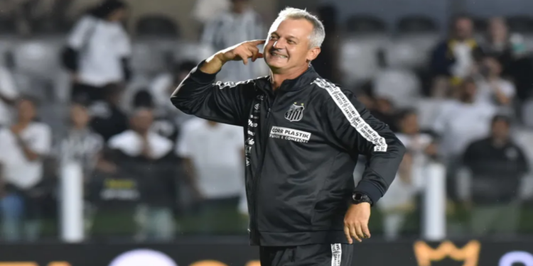 Lisca volta a Vila Belmiro após passagem ruim pelo Santos