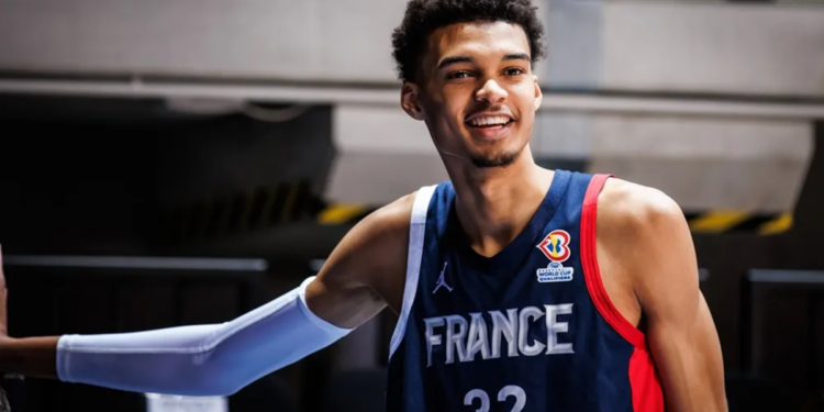 Altura de Wembanyama em comparação a Draymond Green; Veja