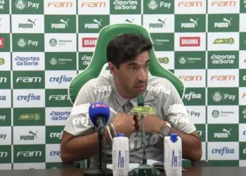 Abel Ferreira volta a responder a imprensa com ignorância