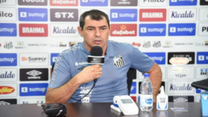 Carille ganhou premiação milionária pelo título do Santos; Entenda