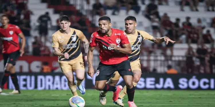 Atlético-GO chega a 97,3% de chances de cair; Confira mais