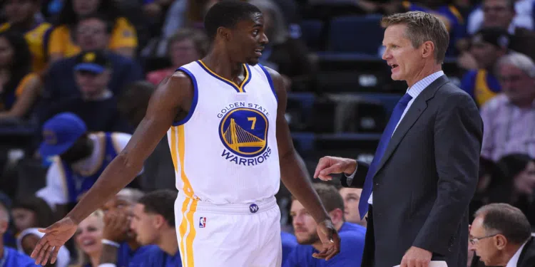 Justin Holiday está fazendo treinos com o Golden State Warriors