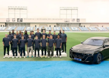 Elenco do Real Madrid ganha carros da BMW; Veja os modelos