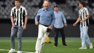 John Textor agradeceu Dorival pela convocação de seus jogadores