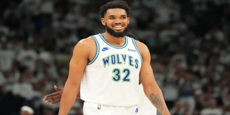 Knicks vai trocar Julius Randle e DiVincenzo por Karl-Anthony