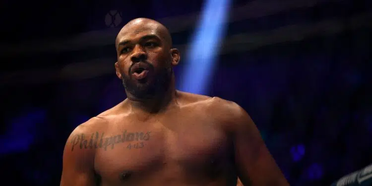 Jon Jones confirma aposentadoria após luta pelo UFC