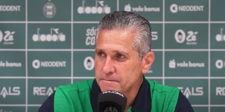 Jorginho exige pedido de desculpas de Alef Manga em retorno