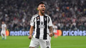 Juventus vence o PSV na Champions League na estreia da fase de liga, assumindo a lice-liderança