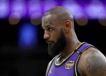 LeBron James vai jogar por mais quanto tempo? (Crédito: Getty Images)