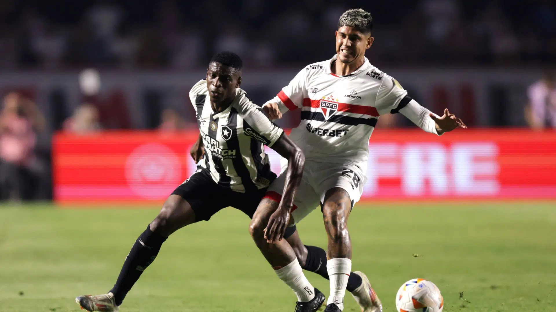 Luiz Henrique em ação na Copa Libertadores