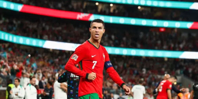 Cristiano Ronaldo comemorando seu 901° gol