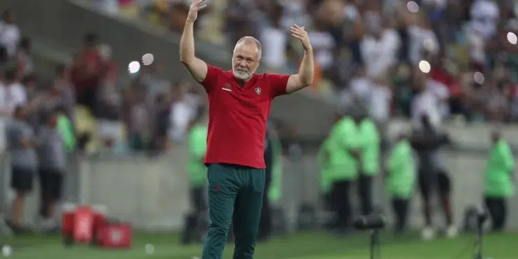 Mano Menezes comemora vitória na Libertadores e exalta Lima