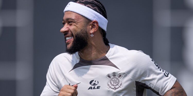 Memphis publica vídeo de preparação para estreia pelo Corinthians