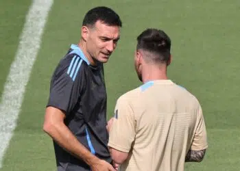 Lionel Scaloni fala sobre dificuldade de jogar sem Lionel Messi (Crédito: Getty Images)