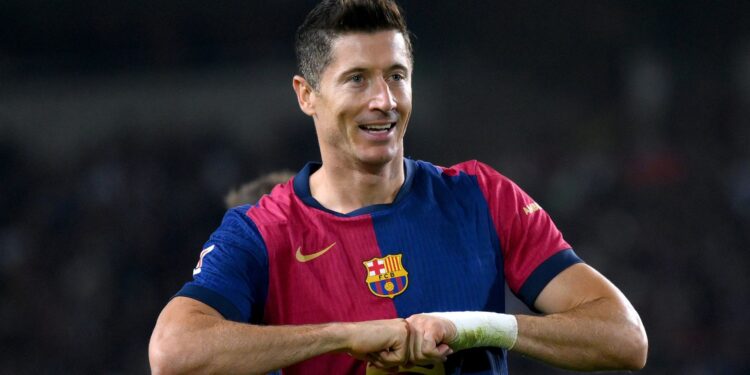 Osasuna x Barcelona é um dos embates que marcam a oitava temporada da LALIGA