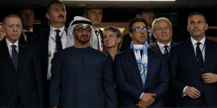 Dirigentes do Manchester City acompanhando a final da Champions League de 2022/2023