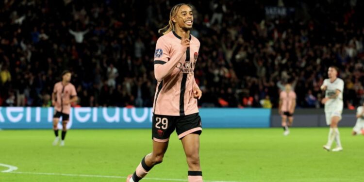 Barcola, do PSG, fez dois gols na vitória por 3 a 1 sobre o Rennes