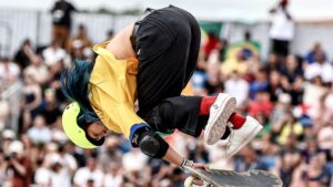 Raicca Ventura, líder do Mundial de Skate Park, fazendo manobra no qualificatória para a Olimpíada de Paris