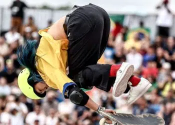 Raicca Ventura, líder do Mundial de Skate Park, fazendo manobra no qualificatória para a Olimpíada de Paris