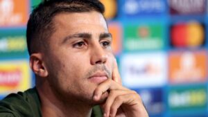 Rodri, do Manchester City, admite chance de greve