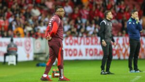 Roger Machado exalta o Internacional após vitória pelo Brasileirão