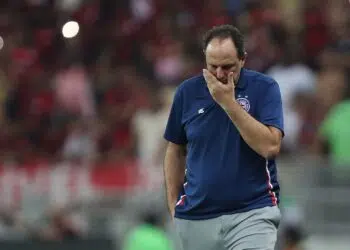 Rogério Ceni, comandante do Bahia, no jogo contra o Flamengo pela Copa do Brasil