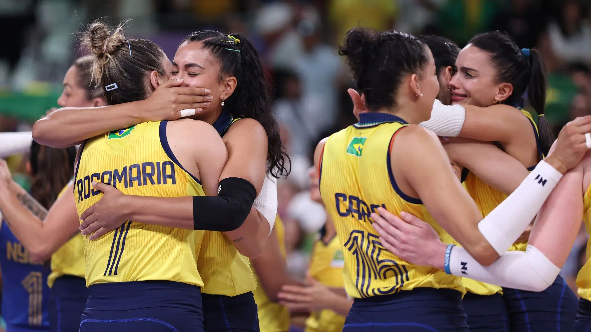 Rosamaria comemorando com a seleção feminina (Crédito: Getty Images)