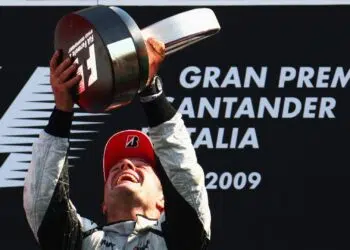 Rubens Barrichello comemorando a última vitória na Fórmula 1, em Monza