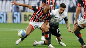 São Paulo x Corinthians é um dos confrontos que animam os torcedores neste final de semana de Brasileirão