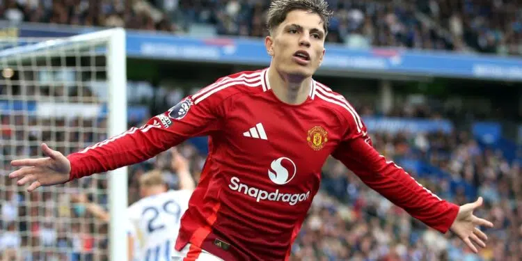 Southampton e Manchester United se enfrentam neste sábado, 14, pela Premier League