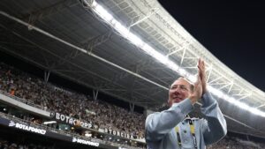 John Textor elogia Botafogo em empate pela Libertadores