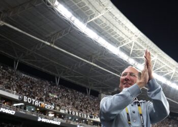 John Textor elogia Botafogo em empate pela Libertadores