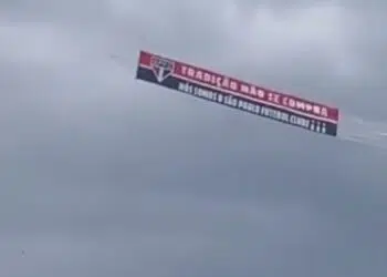 Torcida do São Paulo provoca o Botafogo antes de jogo pela Libertadores