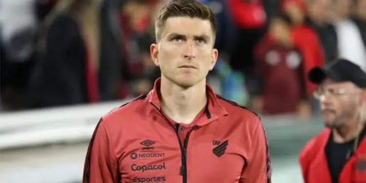 O Athletico-PR de Martín Varini obteve vantagem na Sul-Americana