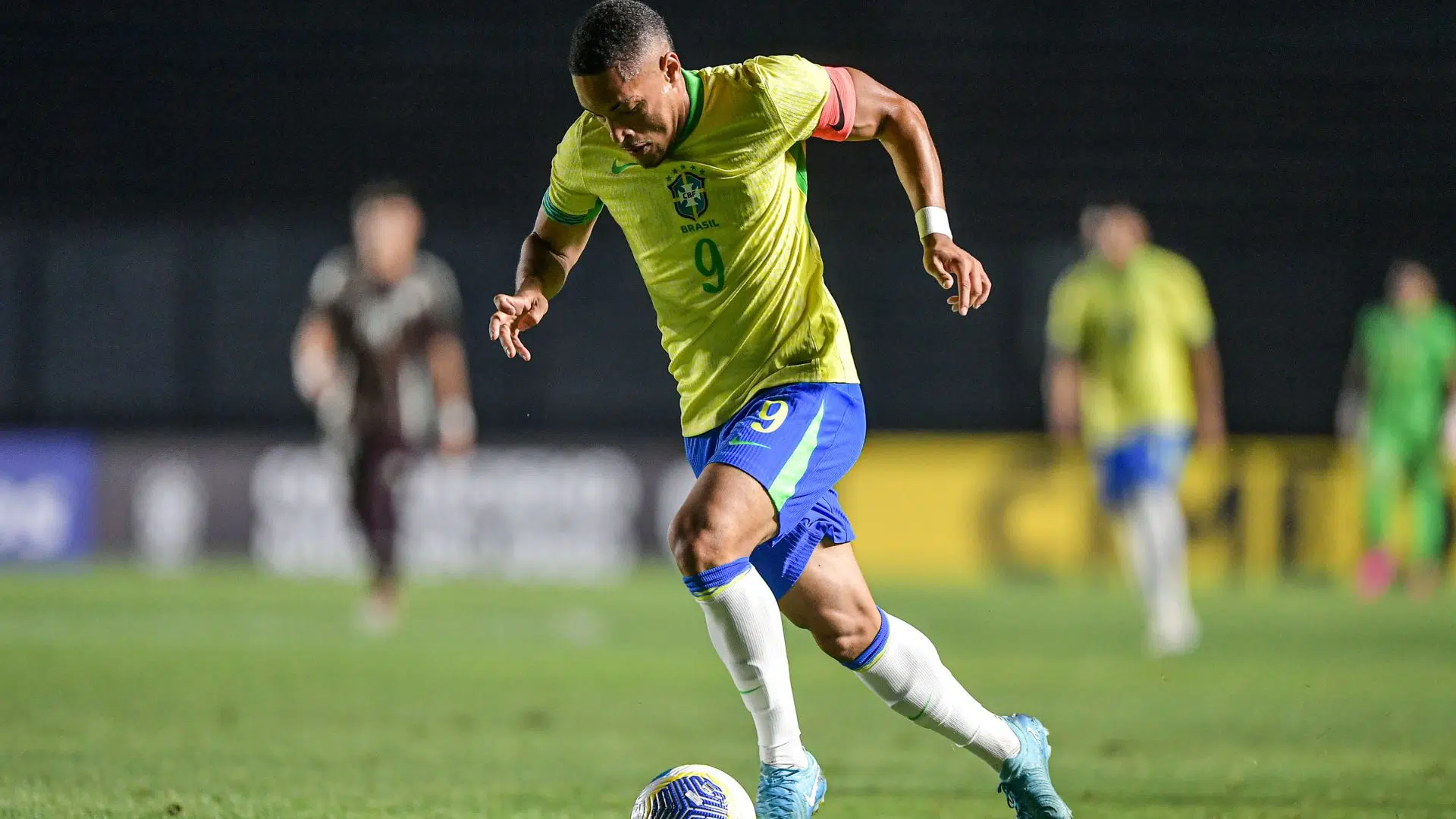 Vitor Roque em ação pela Seleção Brasileira sub-20