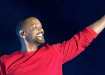 Will Smith recebe camisa de gigante da Série A